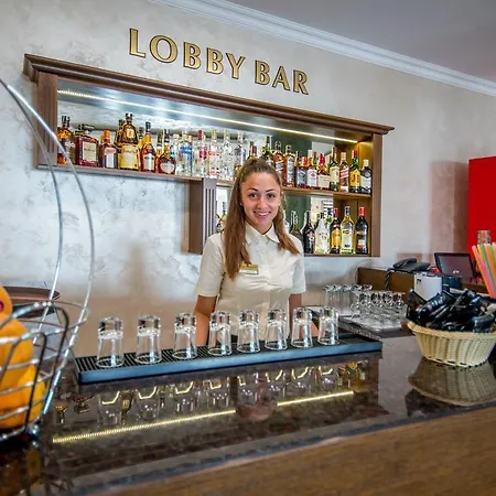 Ξενοδοχείο Miramar 4*