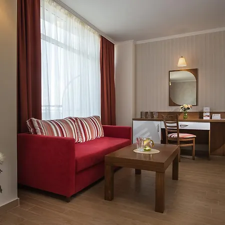Miramar Hotel 4*